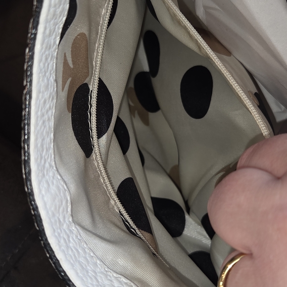 Kate Spade Black and Cream Leather Tote Bag - Picture 10 of 12